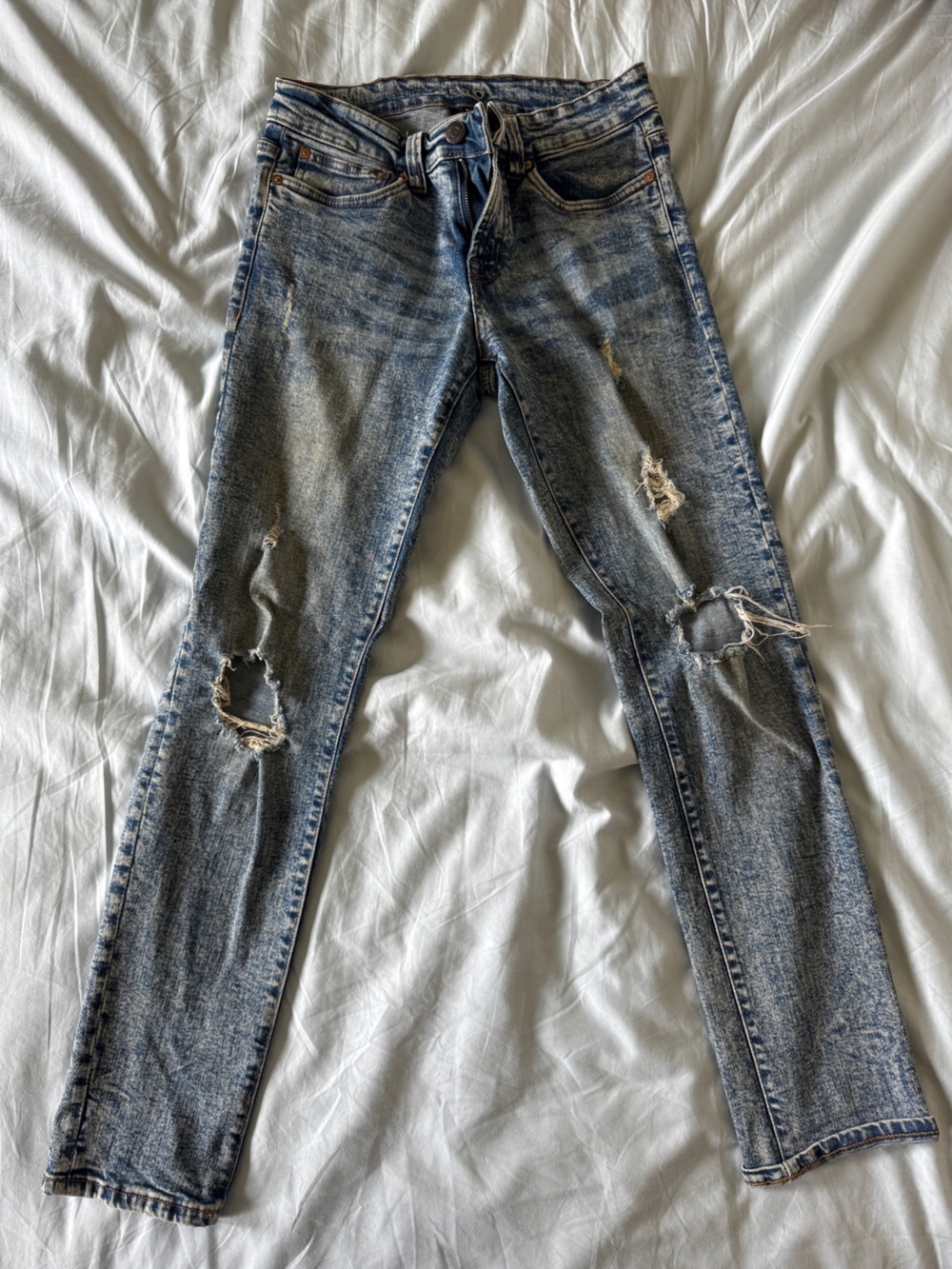 Slim Ripped Men's Jeans in Light Blue Wash